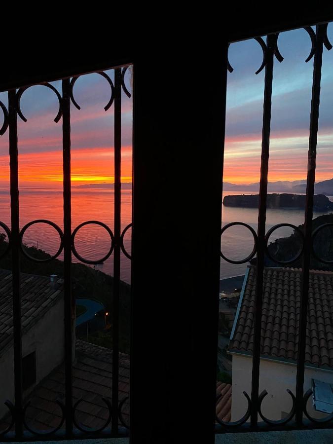 Bed and Breakfast La Casa Nel Borgo Сан-Никола-Арчелла Экстерьер фото