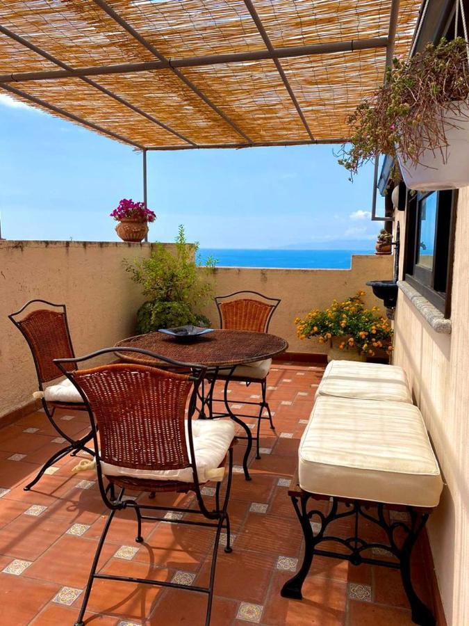 Bed and Breakfast La Casa Nel Borgo Сан-Никола-Арчелла Экстерьер фото