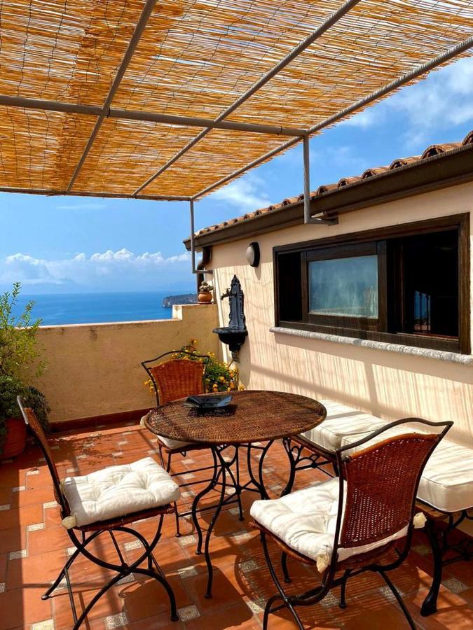Bed and Breakfast La Casa Nel Borgo Сан-Никола-Арчелла Экстерьер фото