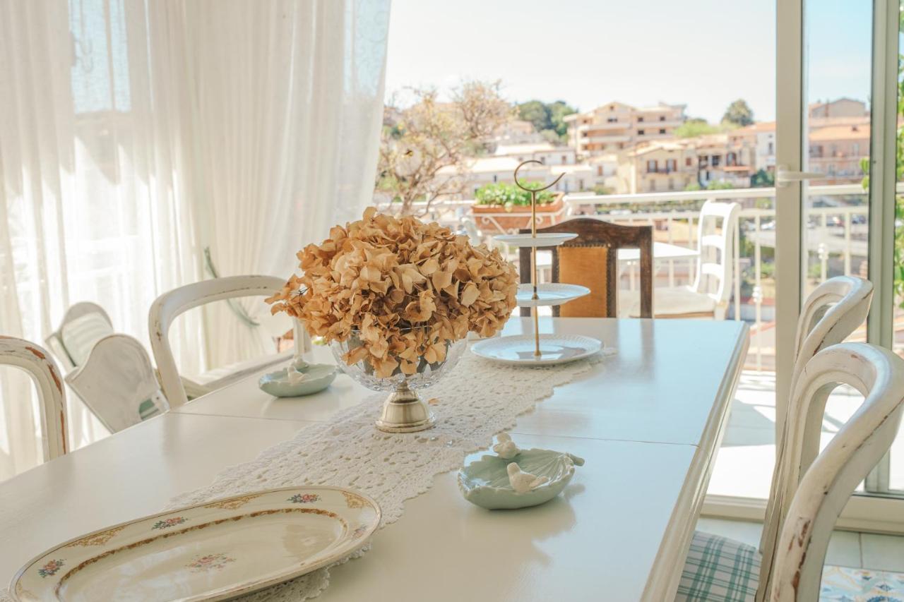 Bed and Breakfast La Casa Nel Borgo Сан-Никола-Арчелла Экстерьер фото