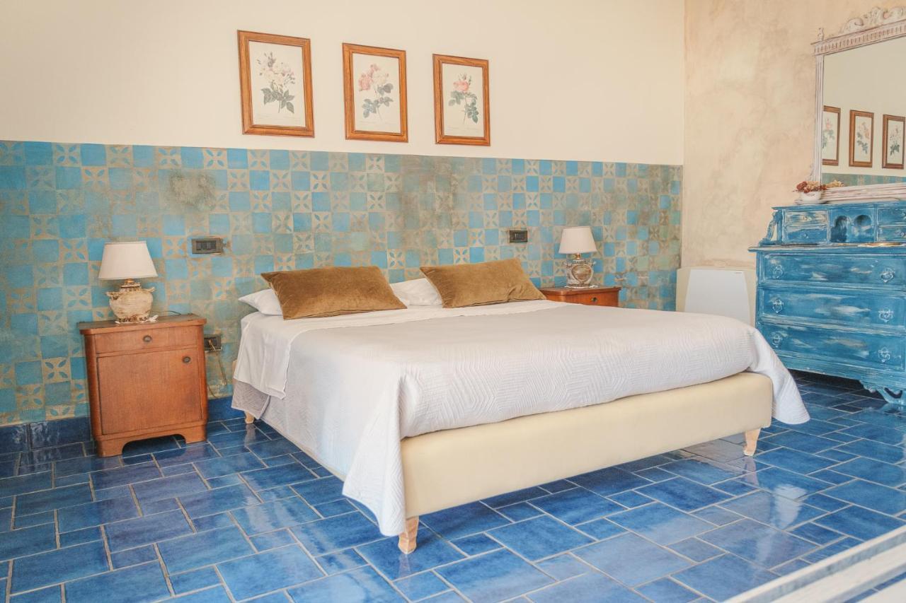 Bed and Breakfast La Casa Nel Borgo Сан-Никола-Арчелла Экстерьер фото