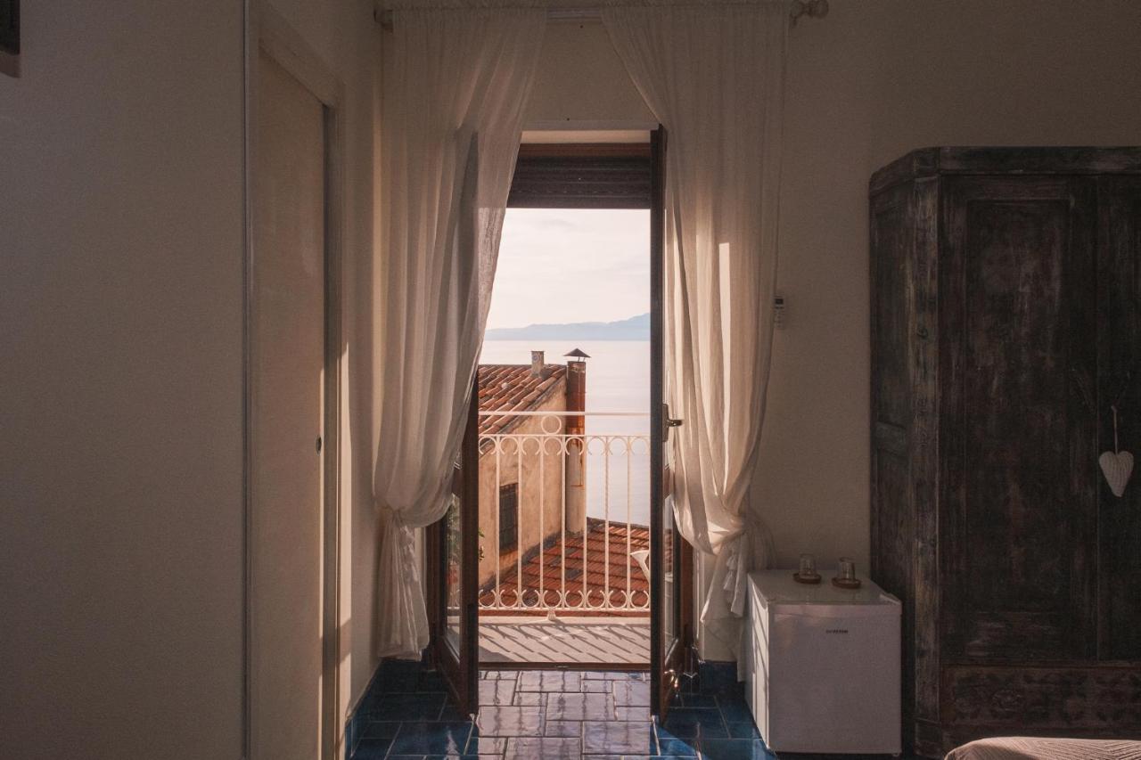 Bed and Breakfast La Casa Nel Borgo Сан-Никола-Арчелла Экстерьер фото