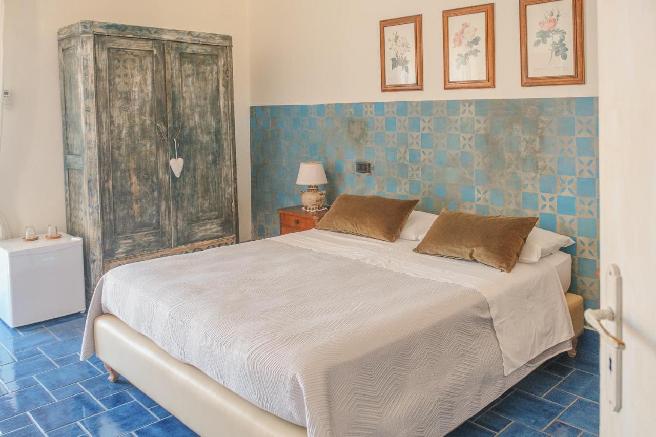 Bed and Breakfast La Casa Nel Borgo Сан-Никола-Арчелла Экстерьер фото